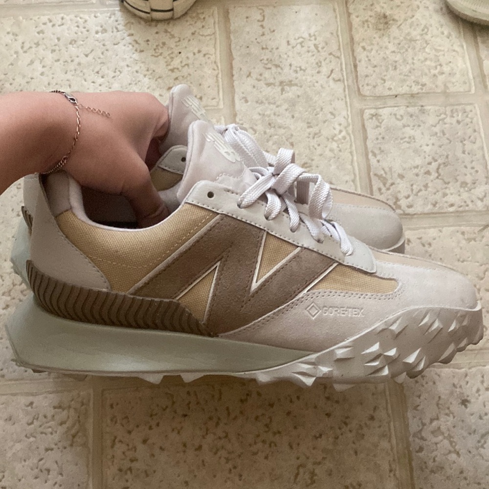 New Balance Shoes XC72 at men size 7. I got the wrong size only wear once.